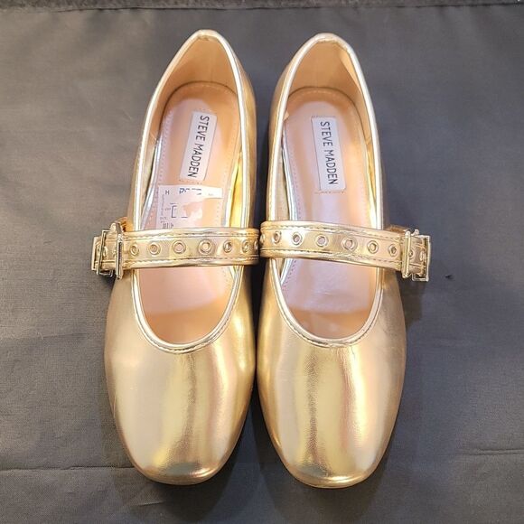 BRAND NEW STEVE MADDEN BALLET WITH STRAP CHIC GOLD MARY JANE - Picture 2 of 13